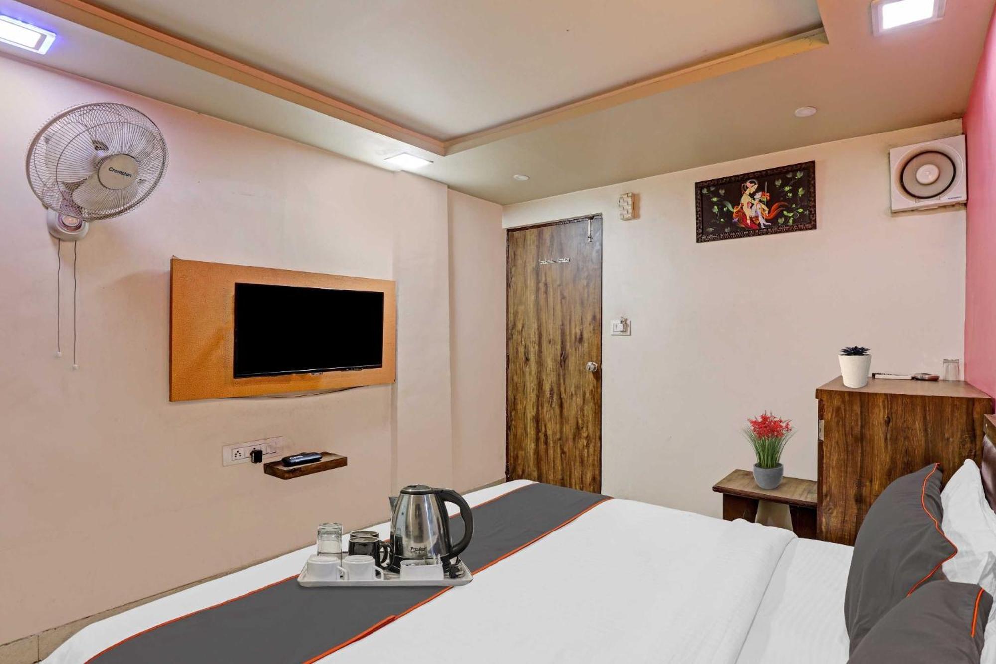 Hotel O Royal Ahmedabad Exterior foto